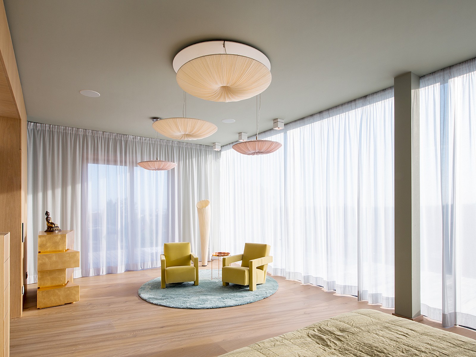 Lounge Frühling https://www.cassina.com/at/de/products/utrecht-pro.html (c) andreas buchberger